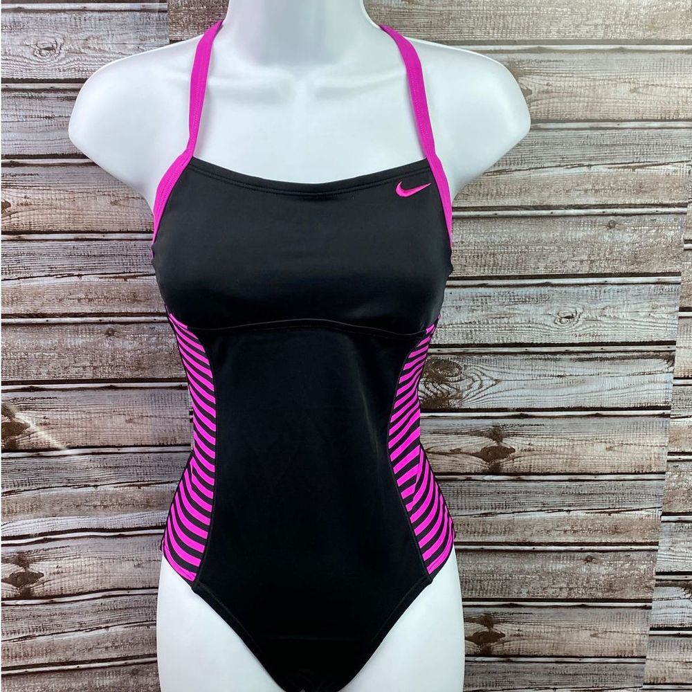 Nike Swimsuit open back                Y